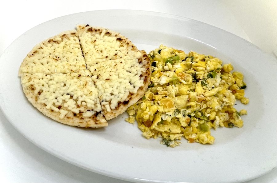 3. Huevos Pericos